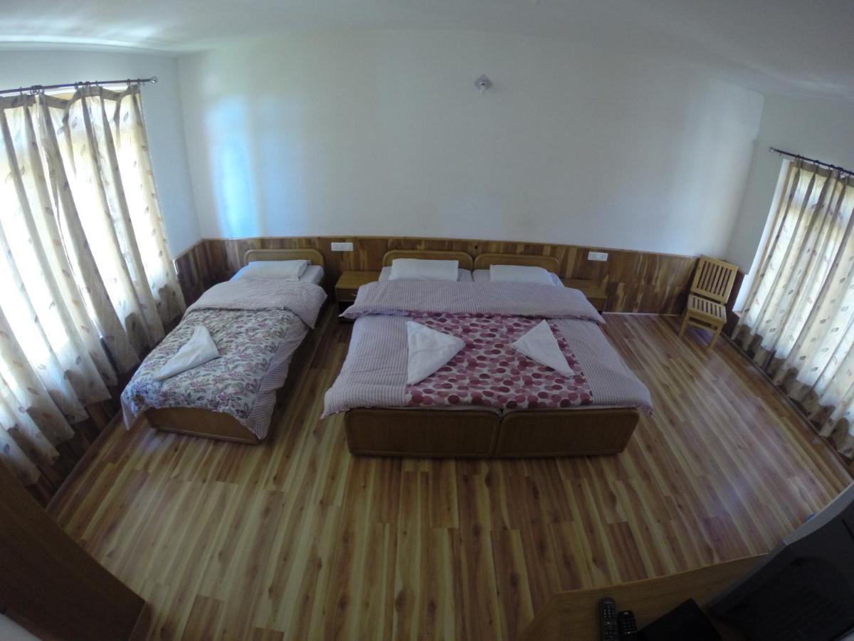 Barath Hotel & Guest House Leh Exterior photo